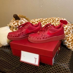 Nike Air Force 1  ‘07 valentines with box size 9